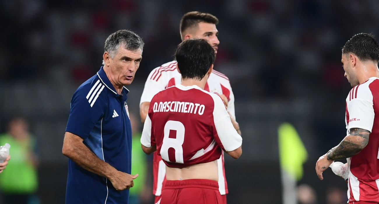 O Μεντιλίμπαρ δίνει εντολές στον Νασιμέντο / Πηγή: Eurokinissi