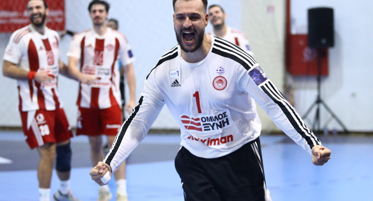 Ο Ντιόγκο Βαλέριο μετά την κατάκτηση του Σούπερ Καπ / Πηγή: Eurokinissi