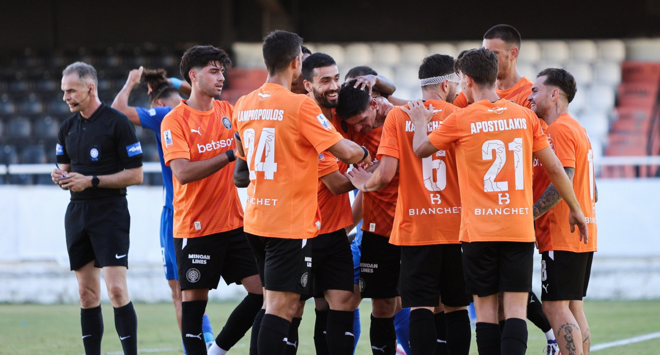 Οι ποδοσφαιριστές του ΟΦΗ πανηγυρίζουν / Πηγή: Eurokinissi