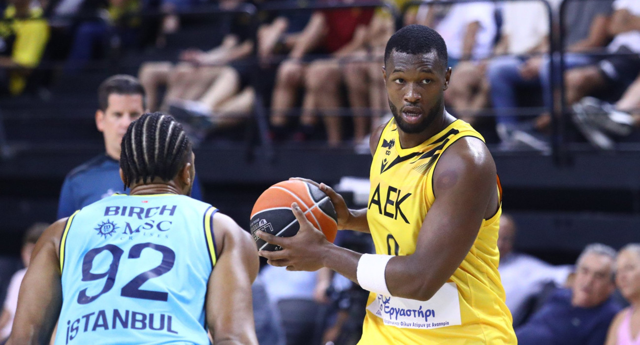 Ο ΡαϊΚουάν Γκρέι στο Athletiko: «Είμαι διαφορετικός παίκτης φέτος, θα έρθουν νίκες για την ΑΕΚ»