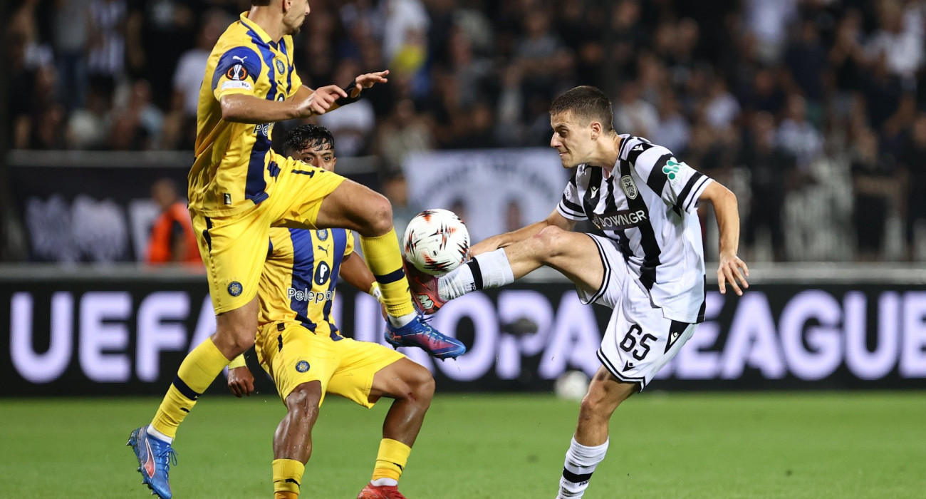 Ο Γιάννης Κωνσταντέλιας σε ενέργειά του από το παιχνίδι με την Μακάμπι Τελ Αβίβ / Πηγή: Eurokinissi