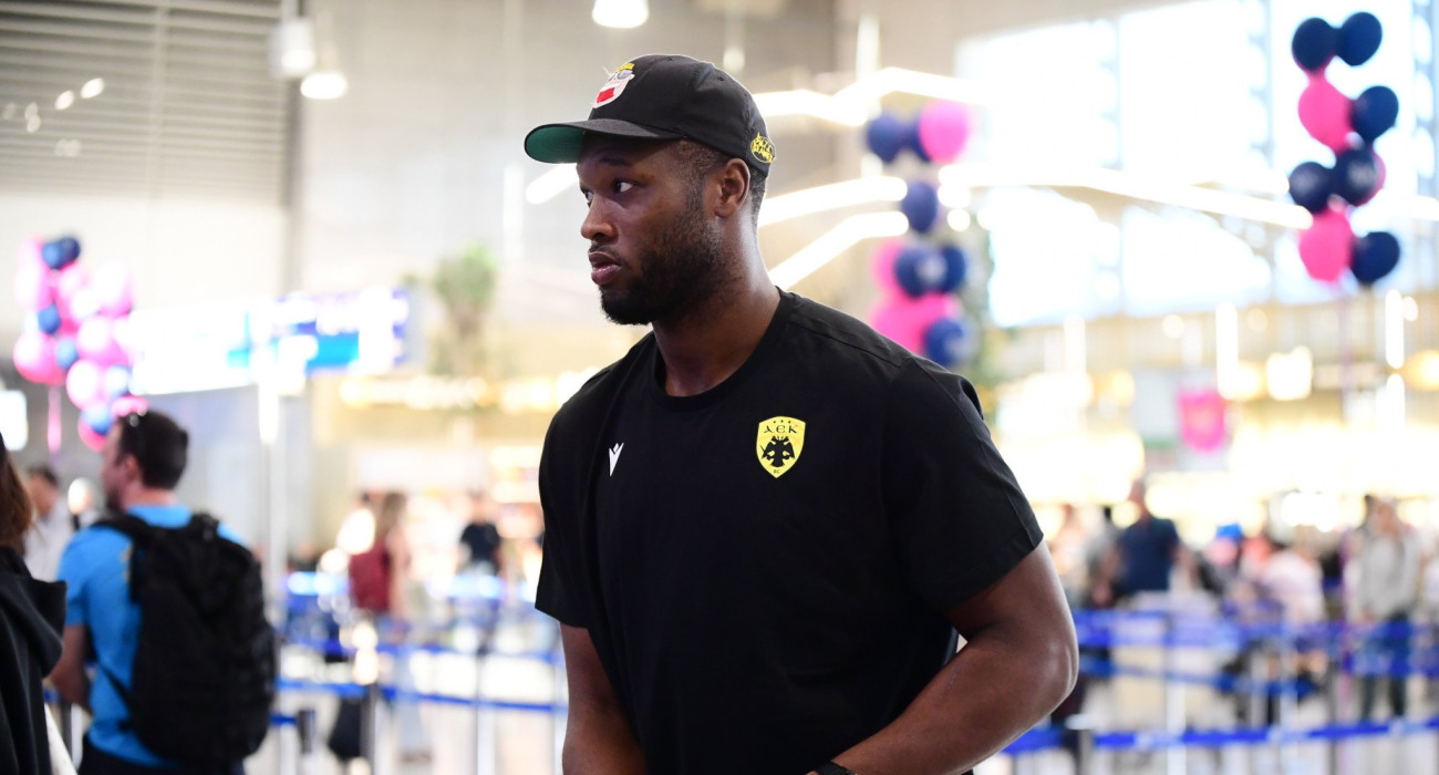 Η αποστολή της ΑΕΚ κατά την αποχώρησή της προς τη Ρόδο / Πηγή: Eurokinissi