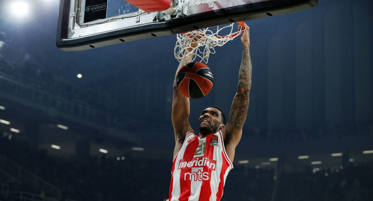 Ο Ζοέλ Μπολομπόι με τη φανέλα του Ερυθρού Αστέρα, Πηγή: INtime