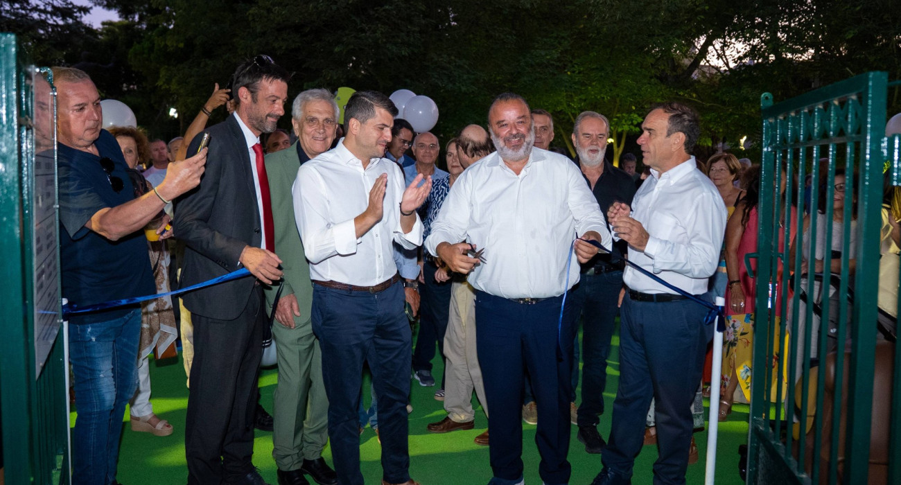 Ο Υπεύθυνος Στρατηγικού Σχεδιασμού και Ανάπτυξης της SEAJETS, κ. Μάριος Ηλιόπουλος, μαζί με τον Δήμαρχο Κηφισιάς, κ. Βασίλης Ξυπολυτάς, τον Περιφερειακό Σύμβουλο Βόρειου Τομέα Αθήνας, κ. Νίκος Χιωτάκης, τον Εντεταλμένο Σύμβουλο Ύδρευσης & Ελέγχου Φυτικού 