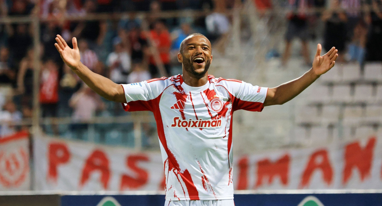 Ο Αγιούμπ Ελ Κααμπί σε αγώνα του Ολυμπιακού / Πηγή: Intime