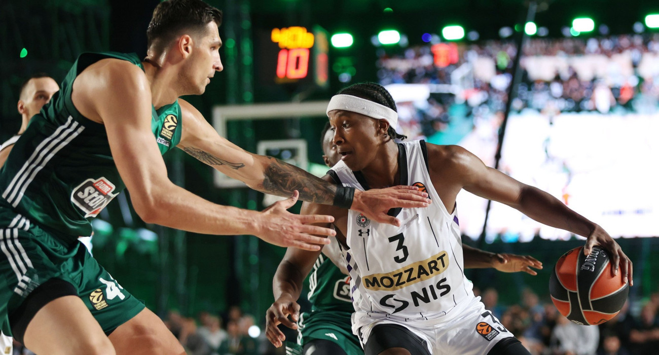 Ο Φρανκ Ντιλικινά σε φιλικό αγώνα κόντρα στον Παναθηναϊκό / Πηγή: ΙΝΤΙΜΕ