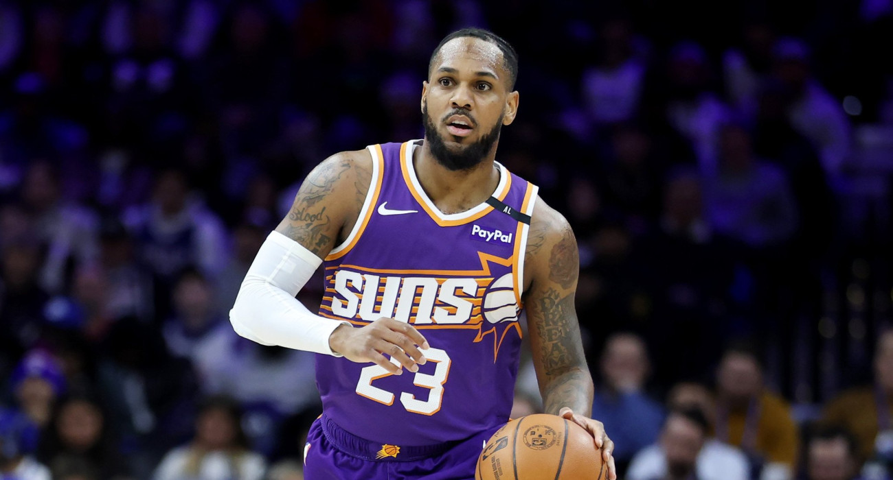 Ο Μόντε Μόρις με τη φανέλα των Φοίνιξ Σανς / Πηγή: Emilee Chinn / Getty Images / Ideal Images