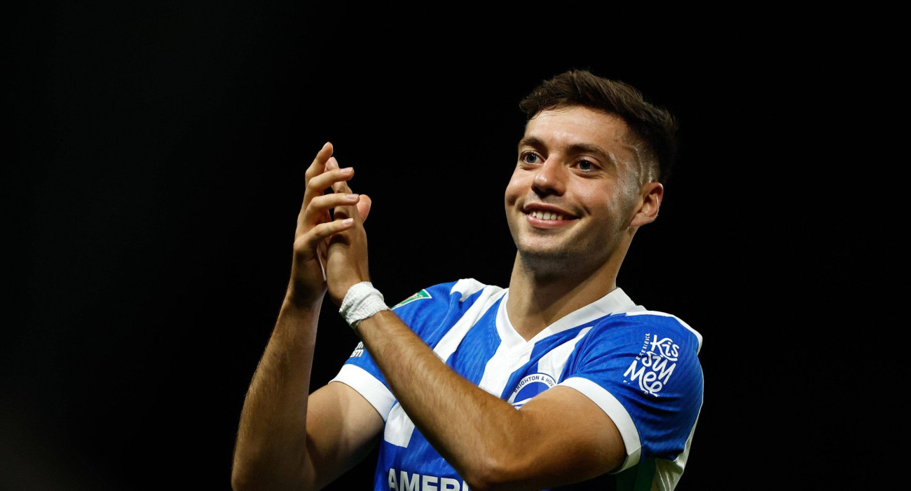 Ο Στέφανος Τζίμας με τη φανέλα της Μπράιτον / Πηγή: Imago