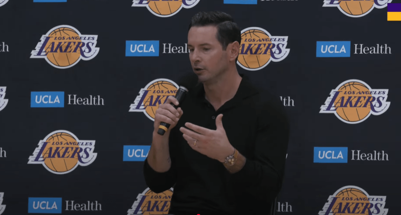 Ο Τζέι Τζέι Ρέντικ κατά τη διάρκεια της media day των Λέικερς / Πηγή: Screenshot