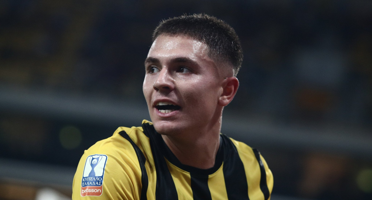 Ο Δημήτρης Καλοσκάμης με την ΑΕΚ / Πηγή: Eurokinissi