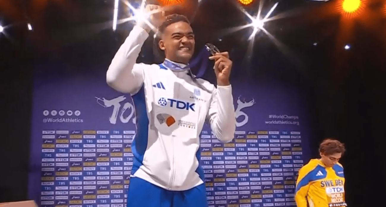 Ο Εμμανουήλ Καραλής / Screenshot