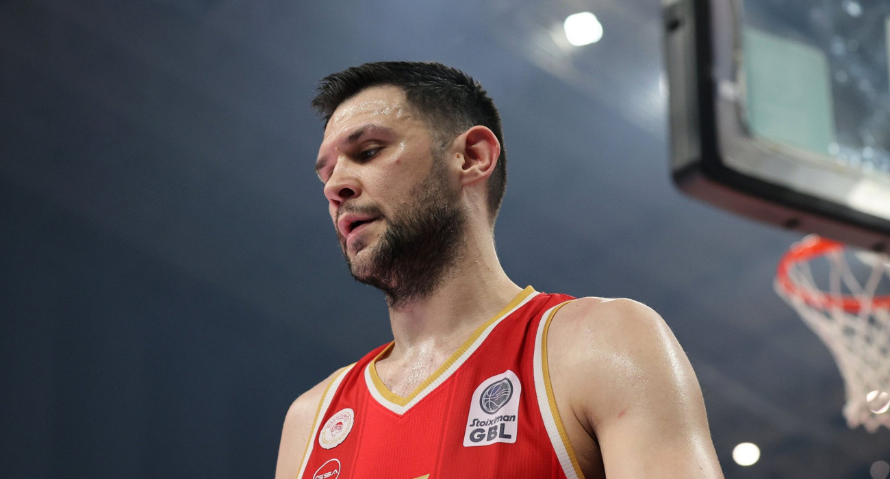 Ο Κώστας Παπανικολάου με τη φανέλα του Ολυμπιακού/Πηγή: Intime