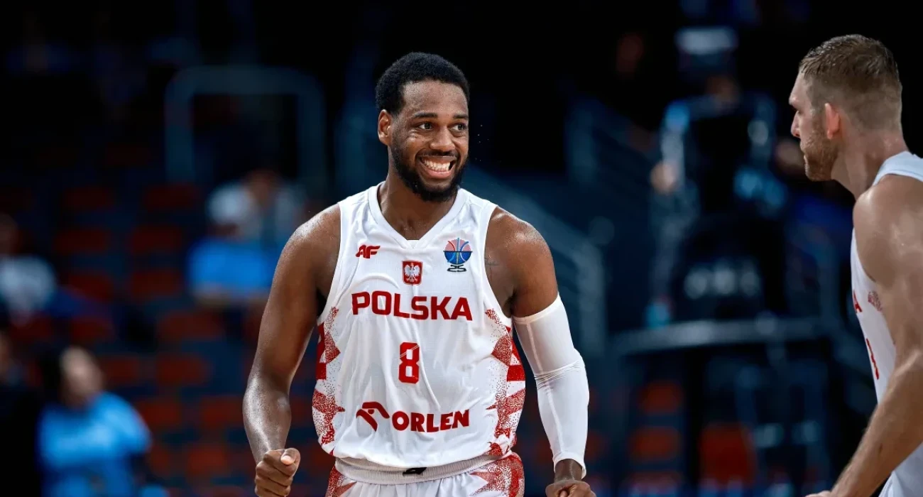Ο Τζόρνταν Λόιντ με τη φανέλα της Πολωνίας/Πηγή: FIBA