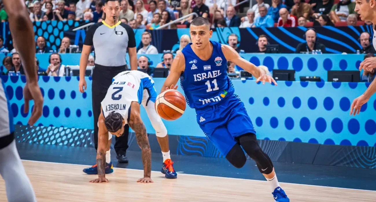O Γιάμ Μαντάρ στο Eurobasket με το Ισραήλ, Πηγή: FIBA