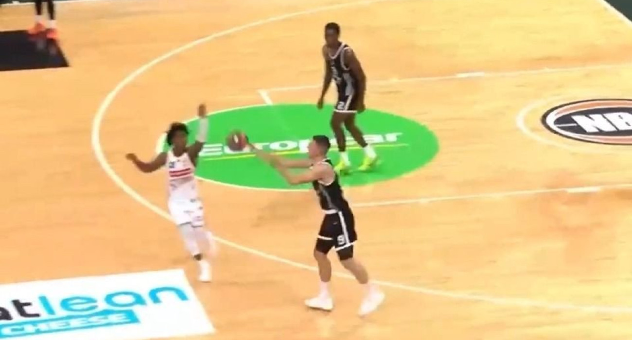 Ο Μαρίνκοβιτς έβαλε τρίποντο από το... σπίτι του (video)