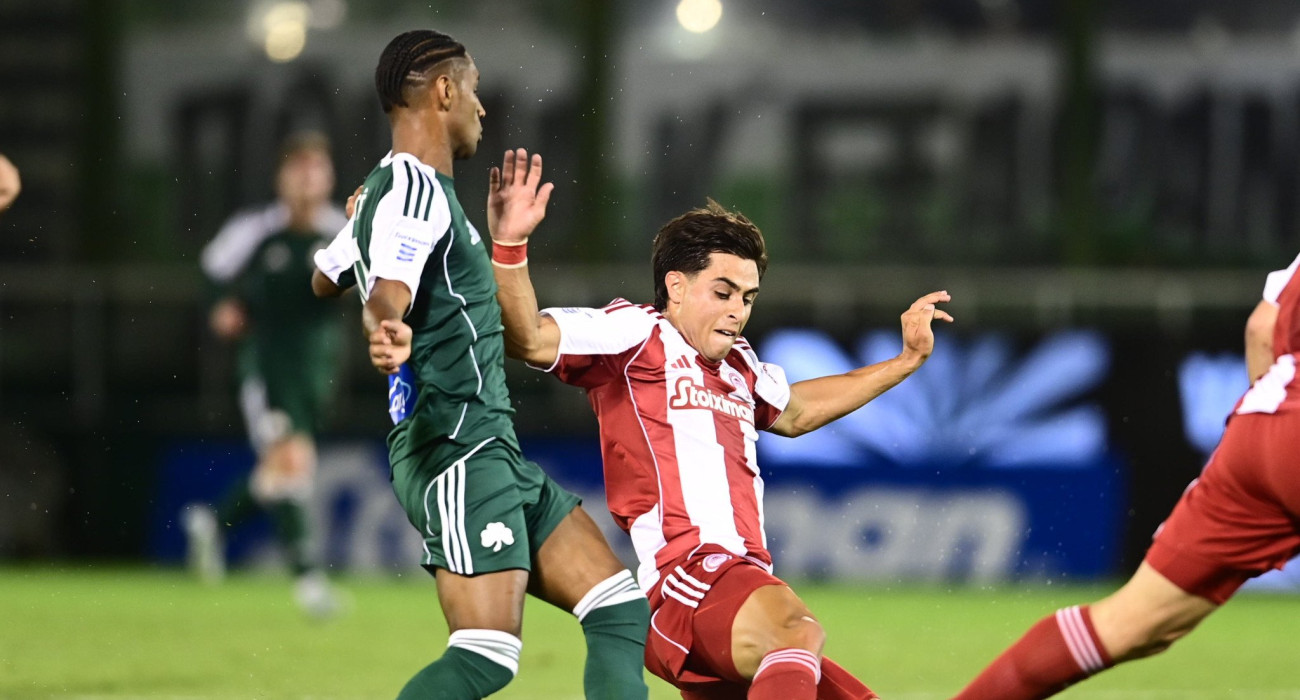 Ο Λορέντσο Σιπιόνι με τον Τετέ στο Παναθηναϊκός - Ολυμπιακός / Πηγή: Eurokinissi