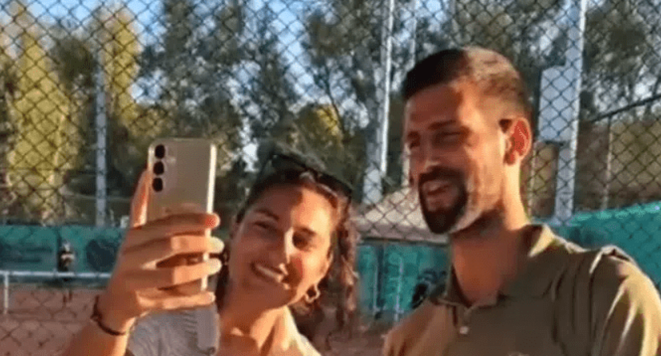 Ο Νόβακ Τζόκοβιτς με θαυμάστριά του/Screenshot