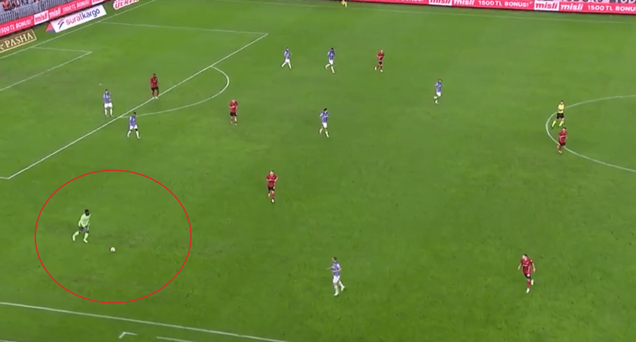 Η ασίστ του Αντρέ Ονάνα / Screenshot