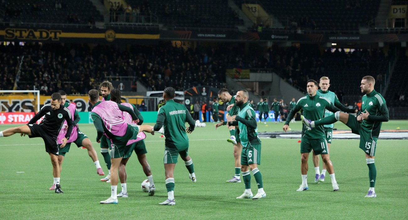 Οι ποδοσφαιριστές του Παναθηναϊκού στο γήπεδο της Γιουνγκ Μπόις / Πηγή: Intime