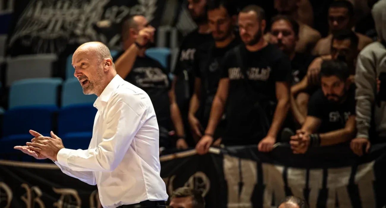 Ο Γιούρι Ζντοβτς στο παιχνίδι του ΠΑΟΚ απέναντι στην Μπουρσασπόρ / Πηγή: FIBA