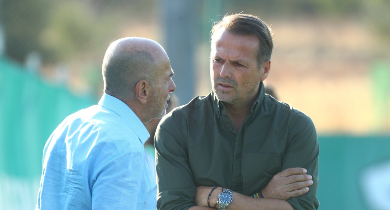 Ο Γιάννης Παπαδημητρίου με τον Γιάννη Αλαφούζο / Πηγή: Eurokinissi