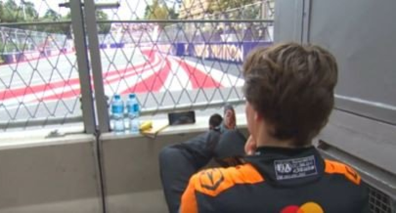 Ο Πιάστρι παρακολουθεί το grand prix στο Μπακού από το κινητό (video)