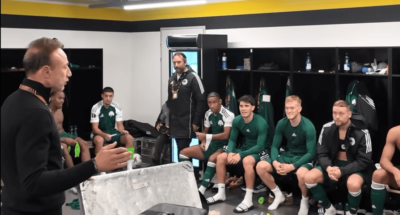 Ο Χρήστος Κόντης και οι παίκτες του Παναθηναϊκού στα αποδυτήρια / Screenshot