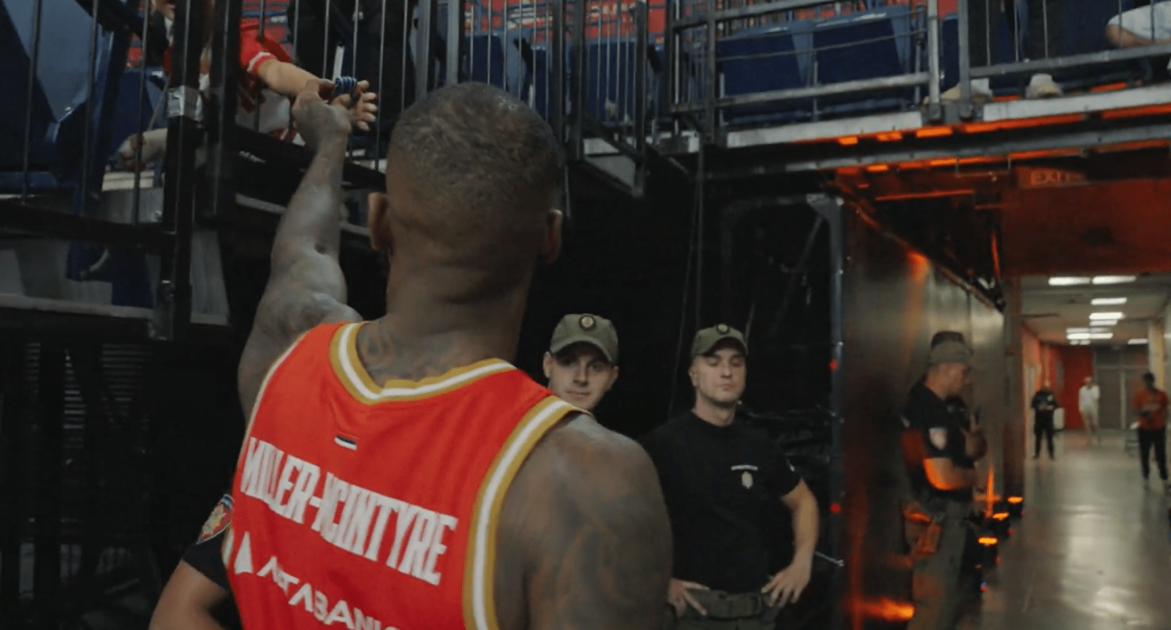 Ο Κόντι Μίλερ ΜακΙντάιερ / Printescreen