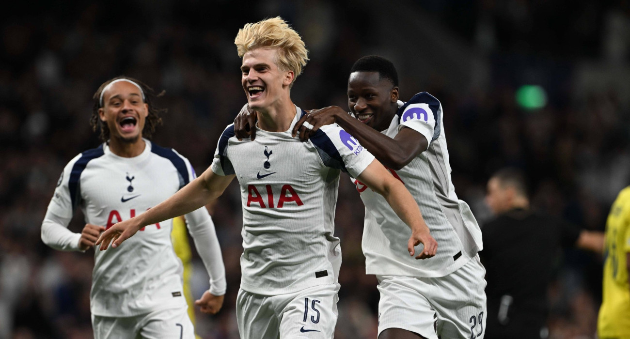 Oι παίκτες της Τότεναμ πανηγυρίζουν / Πηγή: Imago