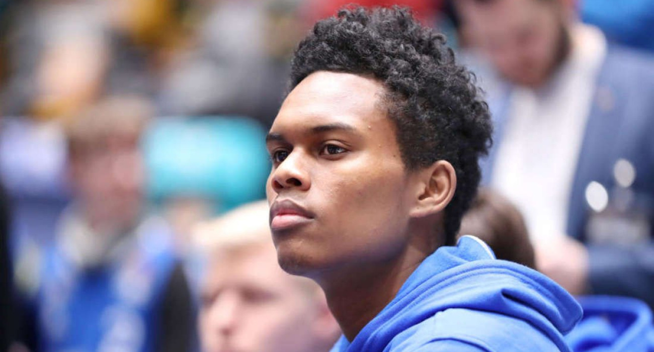 «Βλέπει» τον Τρα Χόλντερ ο Κολοσσός Ρόδου (video)