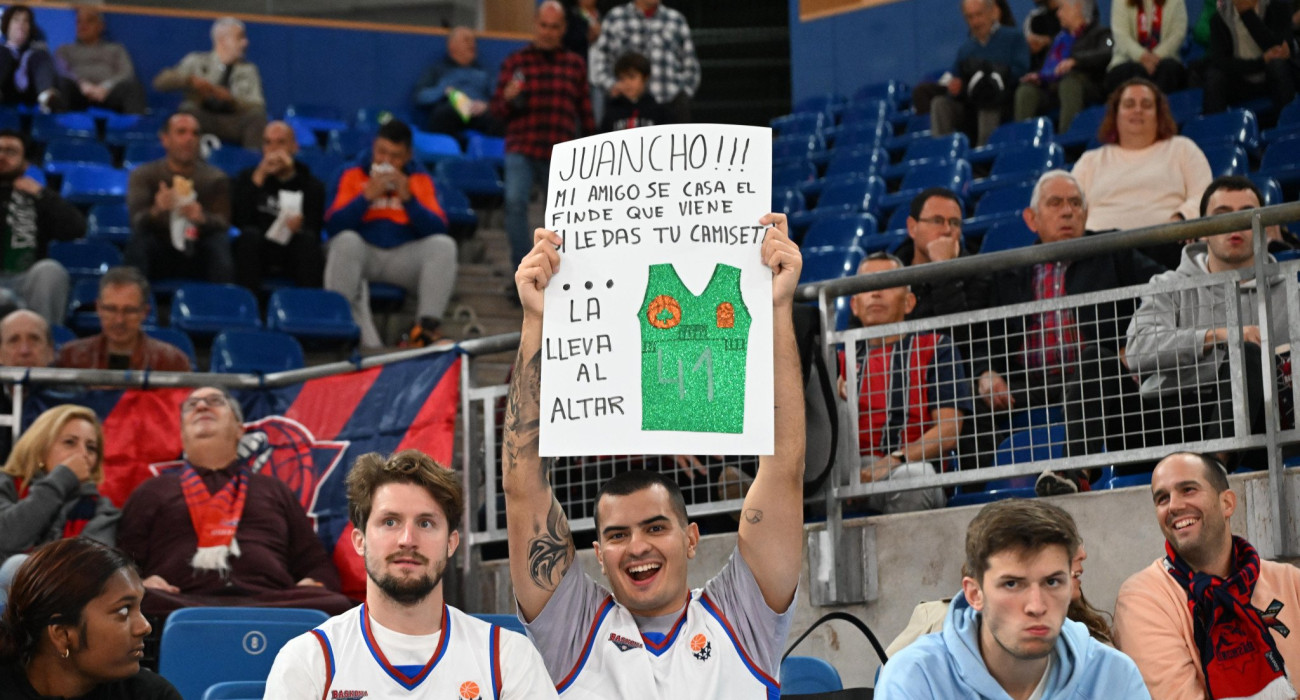 Μύνημα φιλάθλου προς τον Χουάντσο Ερνανγκόμεθ / Πηγή: Vaggelis Stolis