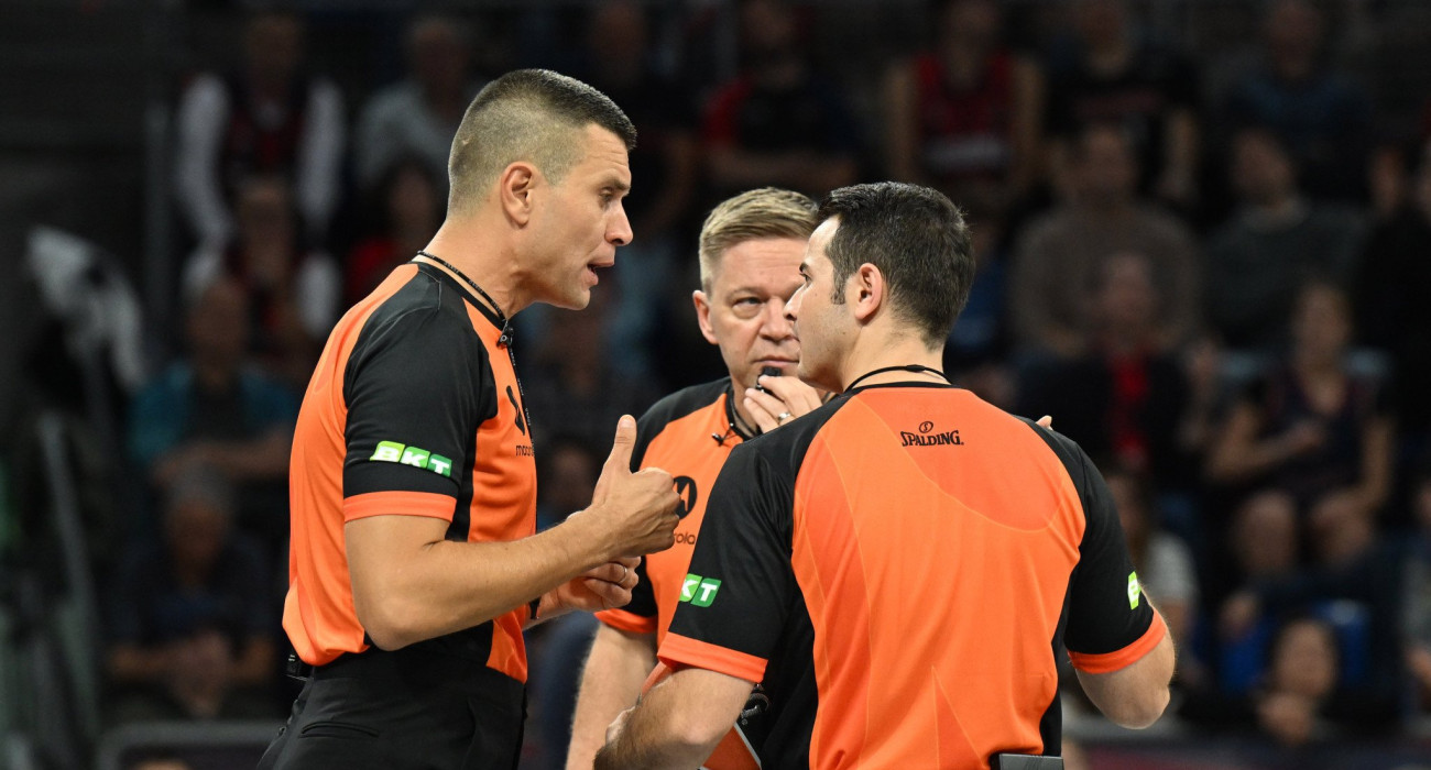 Οι διαιτητές της αναμέτρησης Μπασκόνια - Παναθηναϊκός, Πηγή: Vaggelis Stolis