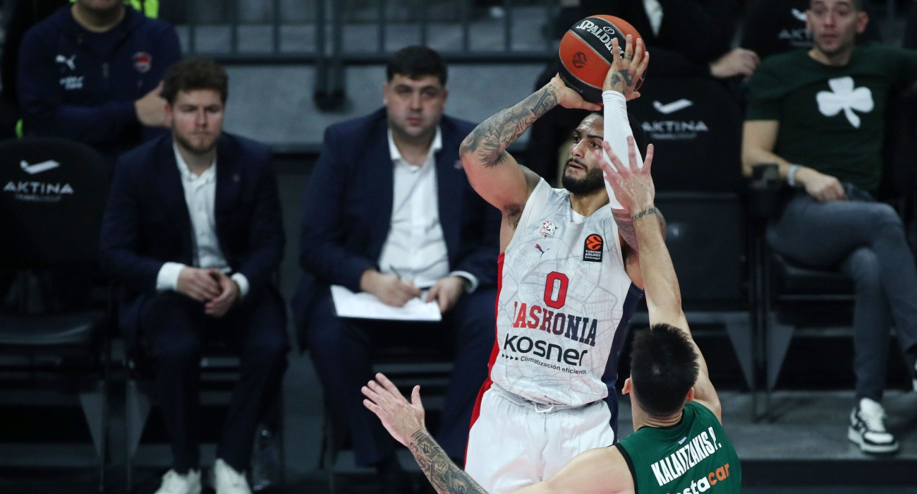 «Άσφαιρος» στο πρώτο μέρος ο Χάουαρντ κόντρα στον Παναθηναϊκό