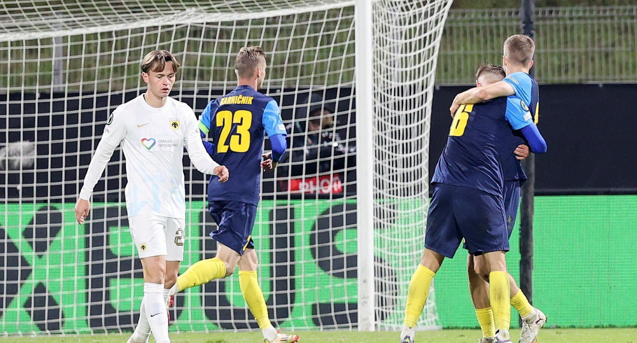 Οι παίκτες της Τσέλιε πανηγυρίζουν / Πηγή: InTime