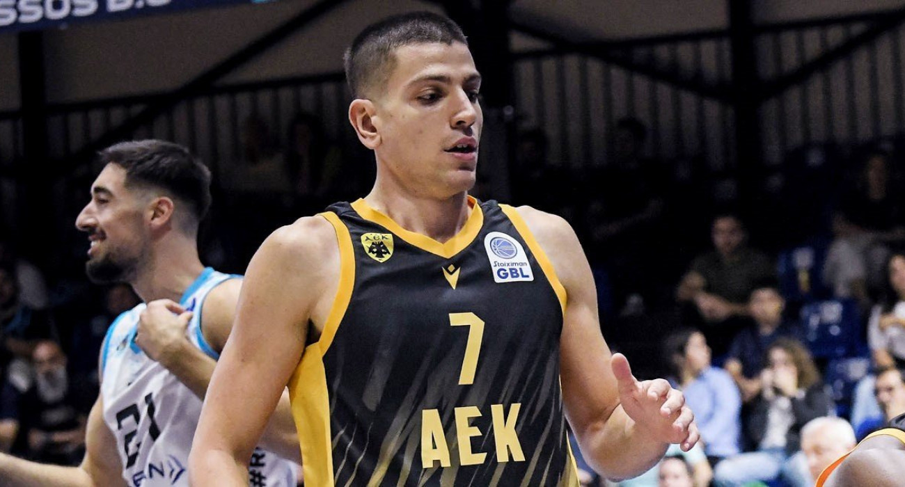 Ο Δημήτρης Φλιώνης στο Athletiko: «Δείξαμε χαρακτήρα - Νιώθω καλά και θέλω να βοηθάω την ΑΕΚ»