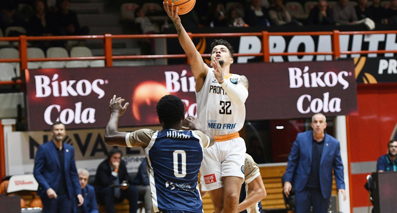 Γκρέι και ΜακΚάλουμ οδήγησαν εκ του ασφαλούς τον Προμηθέα στην πρεμιέρα του BCL