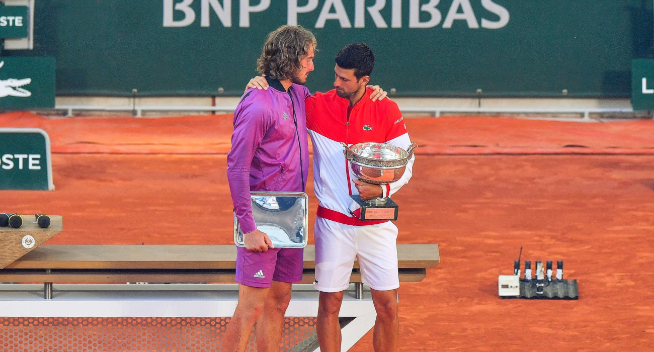 Ο Στέφανος Τσιτσιπάς με τον Νόβακ Τζόκοβιτς / Πηγή: Eurokinissi