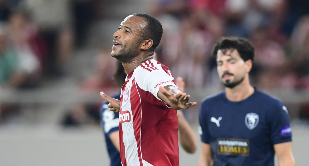 Ο Αγιούμπ Ελ Κααμπί στον αγώνα του Ολυμπιακού με την Πάφο / Πηγή: Eurokinissi