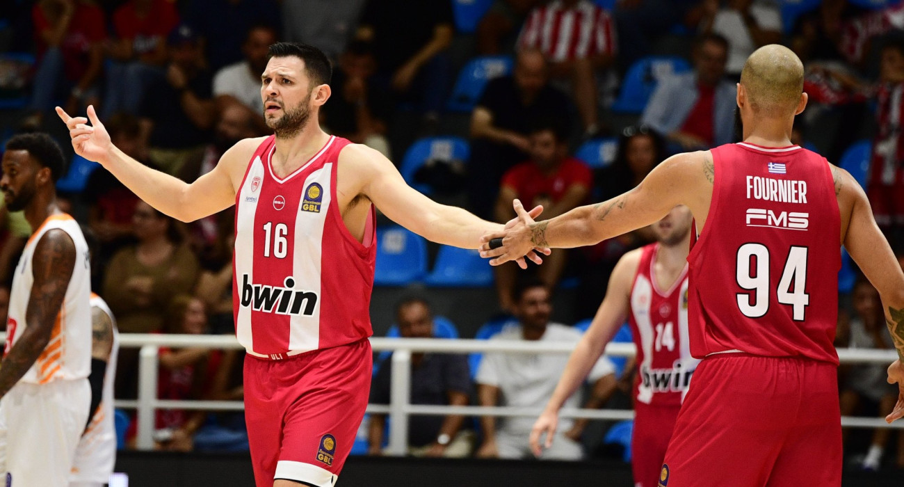 Ο Κώστας Παπανικολάου μαζί με τον Εβάν Φουρνιέ / Πηγή: Eurokinissi