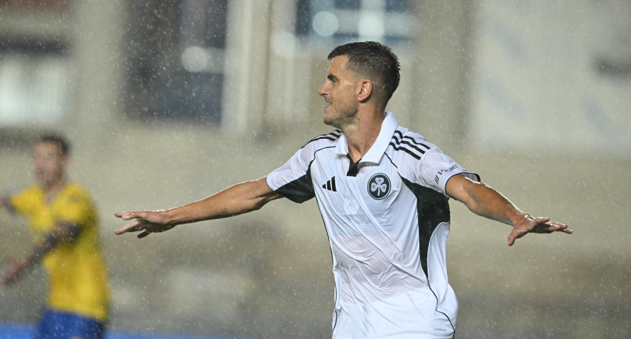 Ο Αλεξάντερ Γερεμέγεφ πανηγυρίζει το γκολ του επί του Παναιτωλικού / Πηγή: Eurokinissi