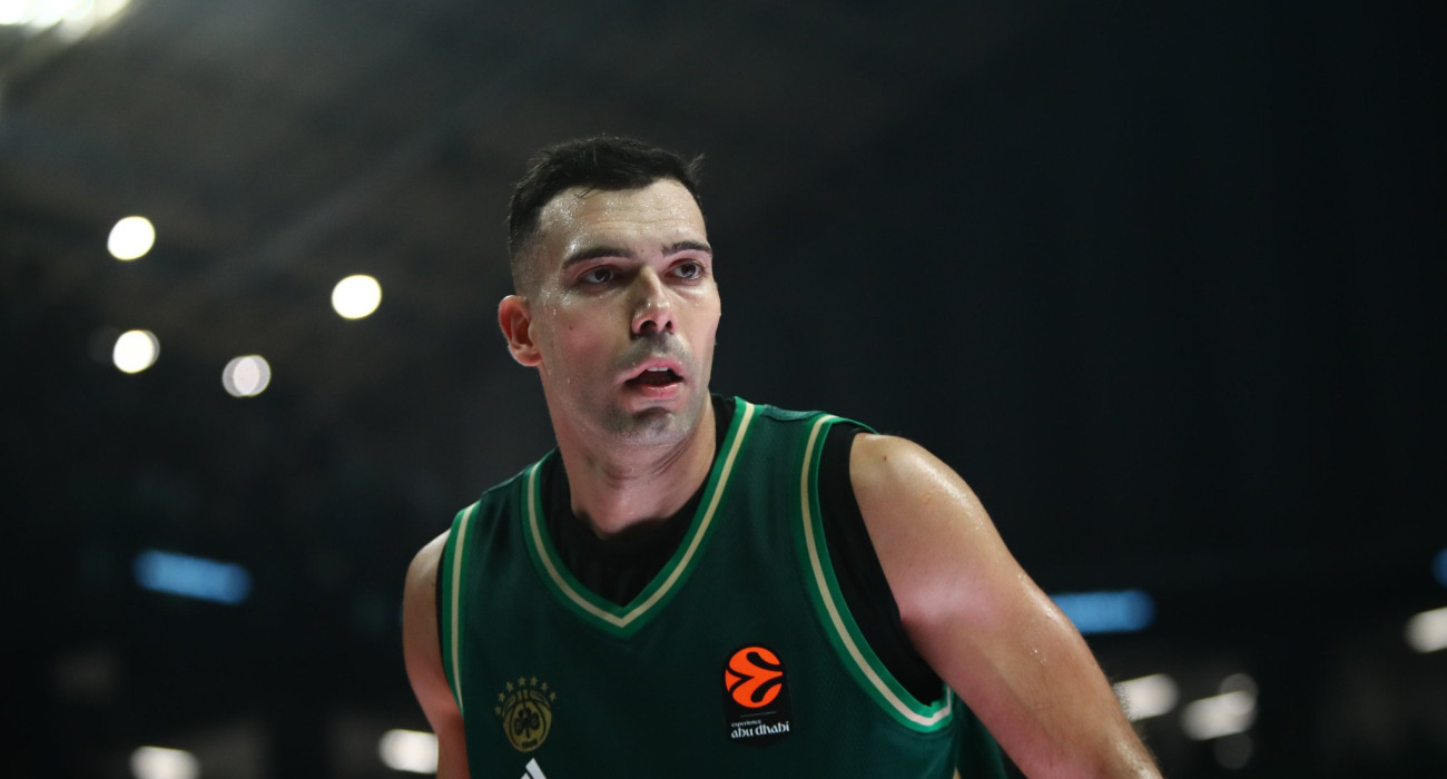 Ο Κώστας Σλούκας με τη φανέλα του Παναθηναϊκού, Πηγή: Eurokinissi