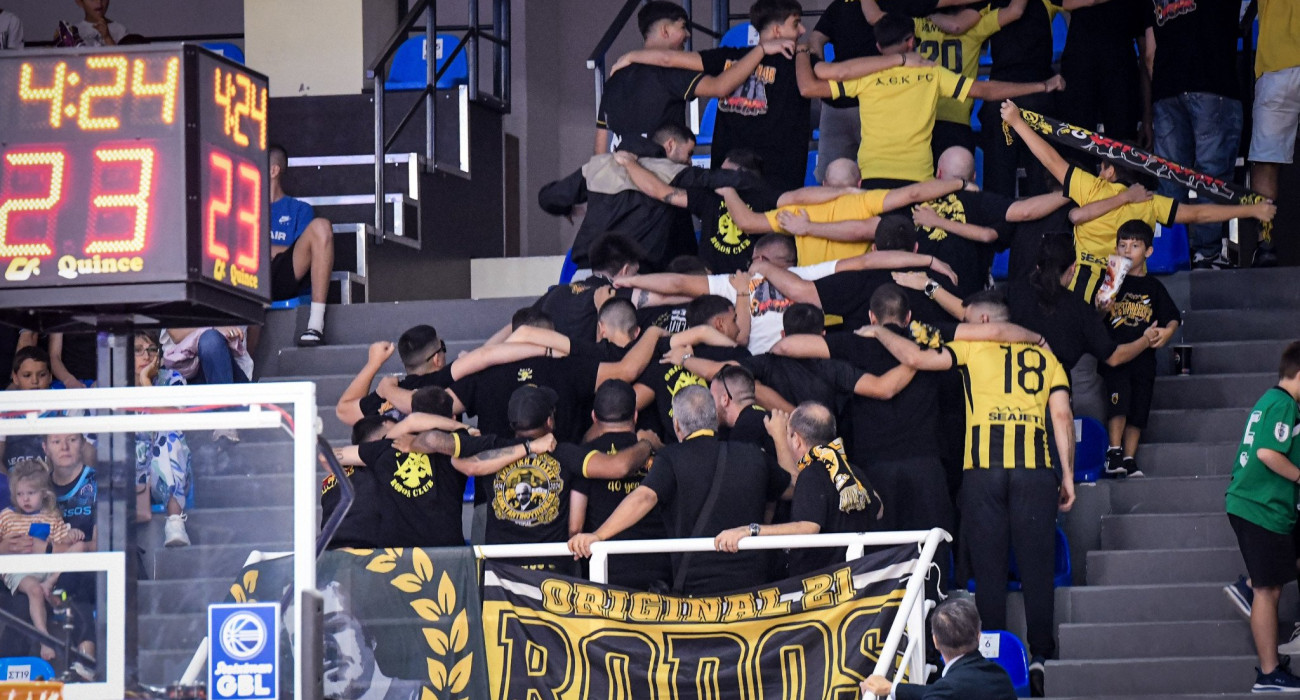 Οι φίλοι της ΑΕΚ στη Ρόδο, Πηγή: Eurokinissi