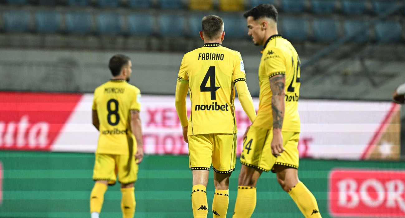 Οι παίκτες του Αρη μετά την ήττα από τον ΟΦΗ/Πηγή: Eurokinissi