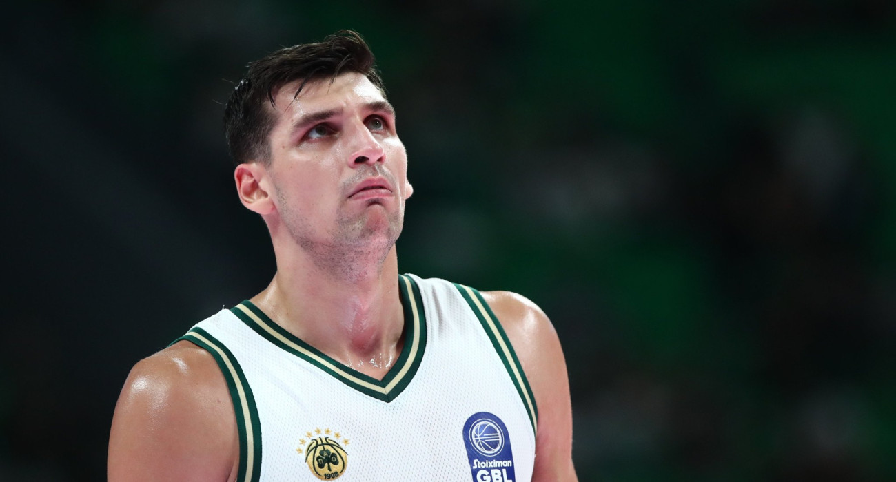 Ο Ντίνος Μήτογλου με τη φανέλα του Παναθηναϊκού, Πηγή: Eurokinissi