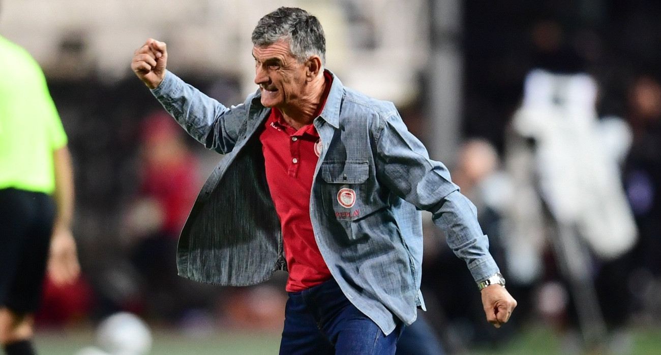 Ο «Μέντι» πανηγύρισε το γκολ του Τσικίνιο, αλλά... / Πηγή: Eurokinissi