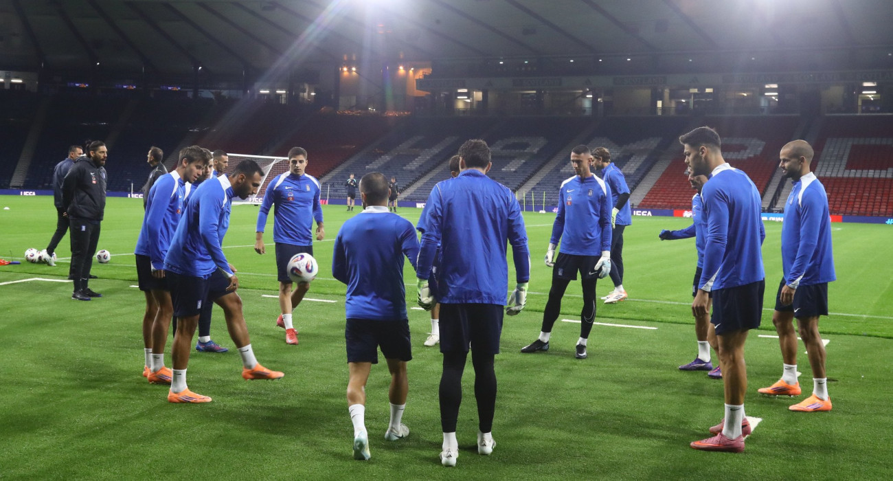 Οι παίκτες της Εθνικής Ελλάδας στην προπόνησή τους στο «Χάμπτεν Παρκ» / Πηγή: Eurokinissi