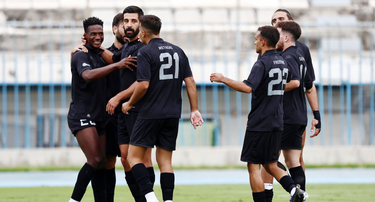 Οι ποδοσφαιριστές της Athens Kallithea πανηγυρίζουν / Πηγή: Intime