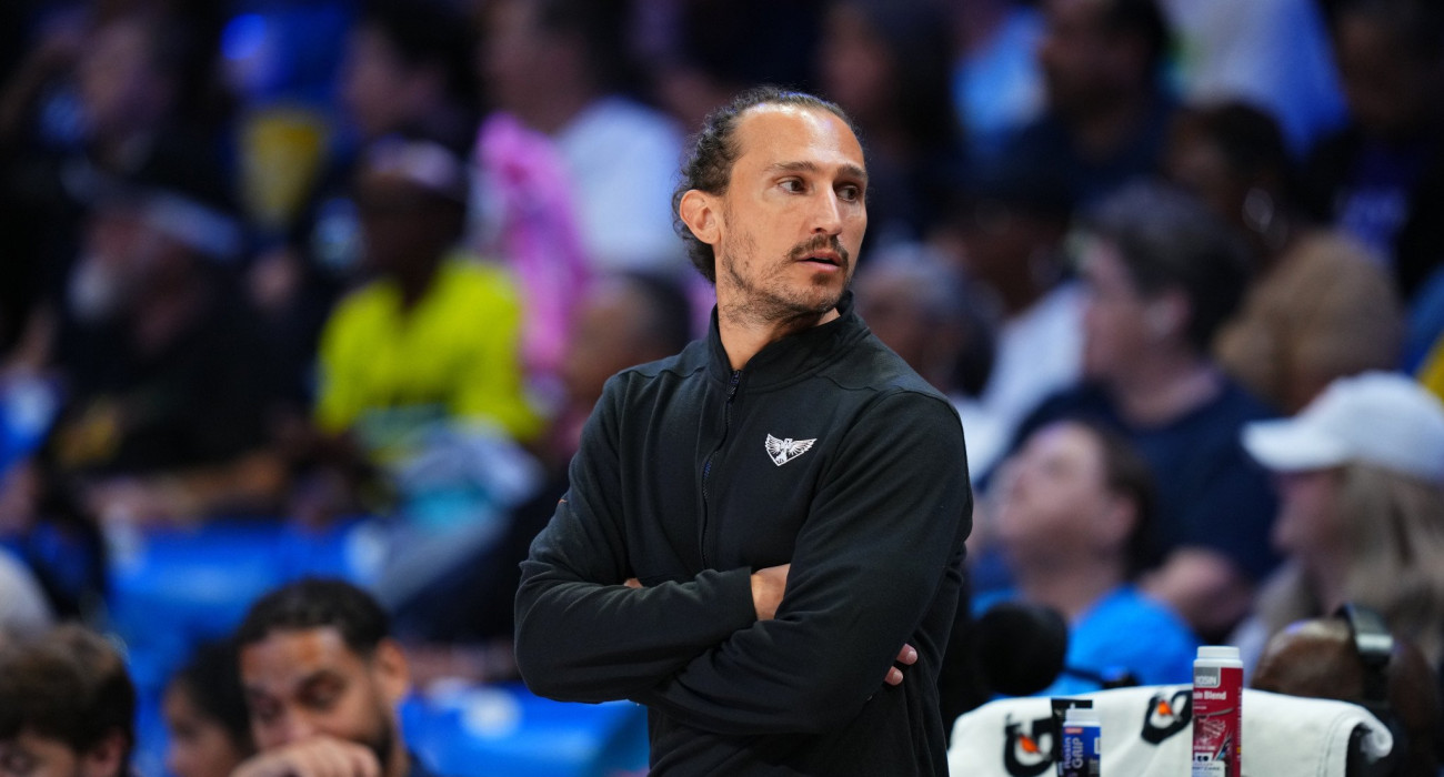 O Κρις Κοκλάνης, προπονητής μέχρι πρότινος στις Ντάλας Γουίνγκς του WNBA / Πηγή: Cooper Neill / NBAE via Getty Images / Ideal Images