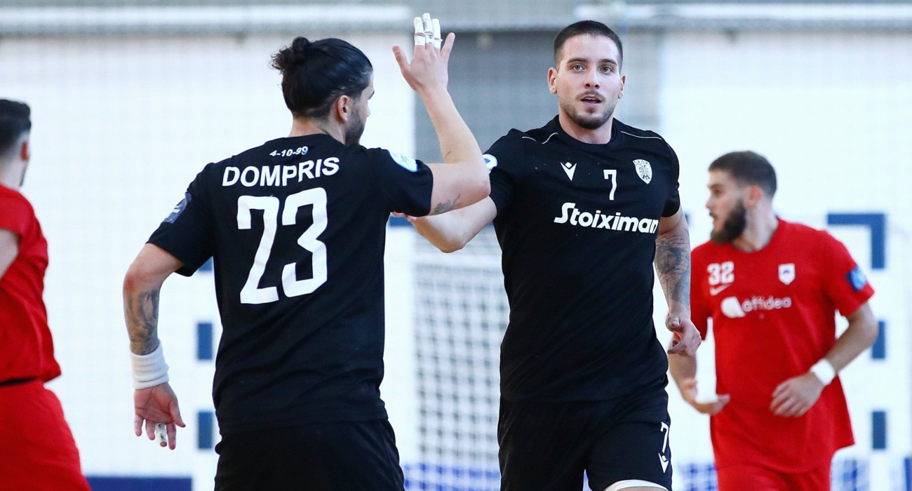 Οι παίκτες του ΠΑΟΚ, Μπάμπης Δομπρής και Γιώργος Ελευθεριάδης στον πρώτο γύρο του EHF European Cup / Πηγή: Intime