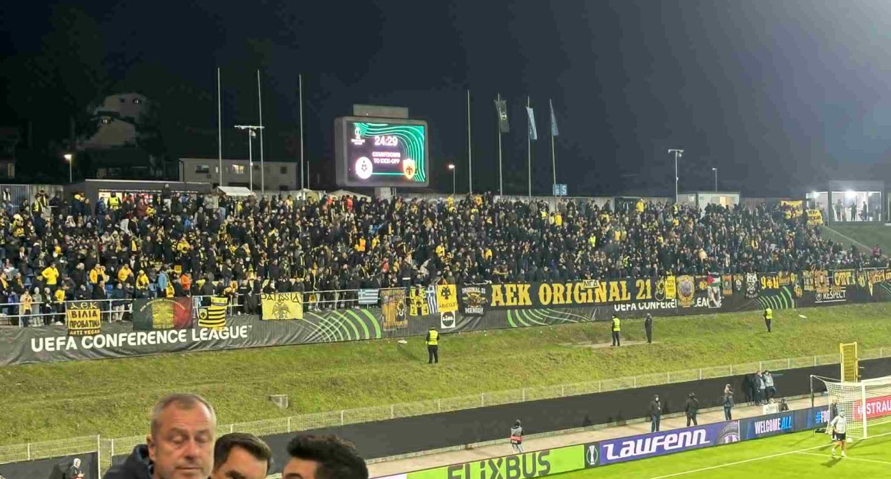 Οι φίλαθλοι της ΑΕΚ στο γήπεδο της Τσέλιε